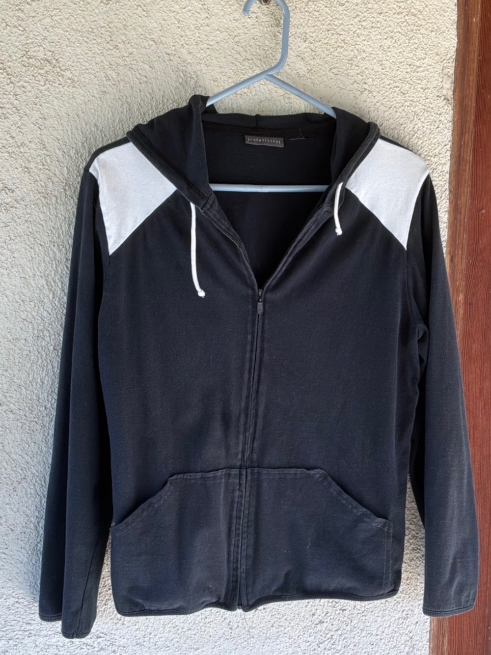 relativity BLACK ZIPUP HOODIE